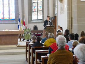 Vorstellung der Kommunionkinder in St. Crescentius (Foto: Karl-Franz Thiede)